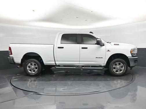 Bright White Clearcoat 2024 RAM 2500 Big Horn Crew Cab 4x4 6'4' Box