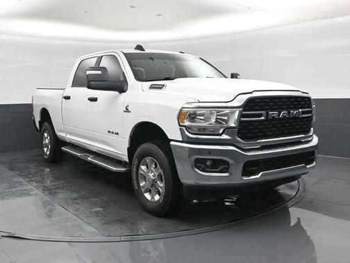 Bright White Clearcoat 2024 RAM 2500 Big Horn Crew Cab 4x4 6'4' Box