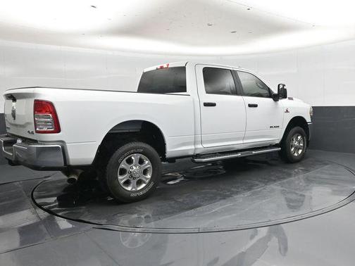 Bright White Clearcoat 2024 RAM 2500 Big Horn Crew Cab 4x4 6'4' Box