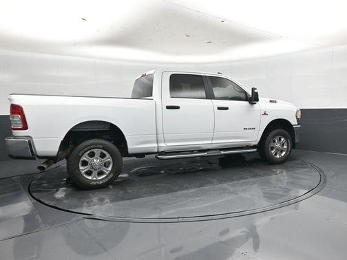 Bright White Clearcoat 2024 RAM 2500 Big Horn Crew Cab 4x4 6'4' Box