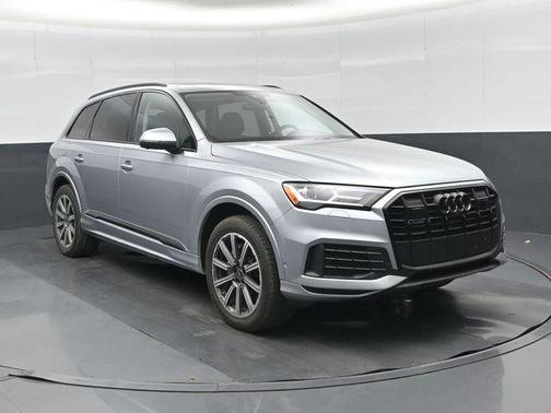 Satellite Silver Metallic 2023 Audi Q7 45 Premium Plus