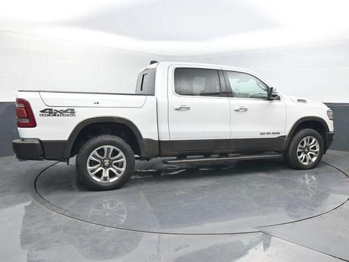 Ivory White Tri-Coat Pearlcoat 2022 RAM 1500 Longhorn