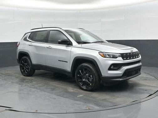 Silver Zynith Metallic Clearcoat 2026 Jeep Compass Latitude