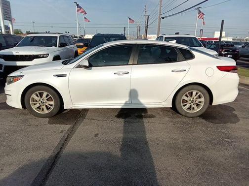 Snow White Pearl 2017 Kia Optima LX