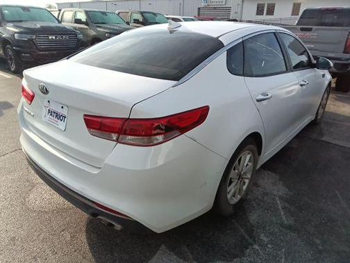Snow White Pearl 2017 Kia Optima LX