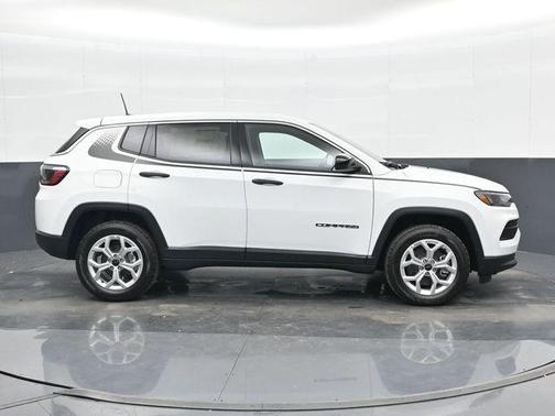 Bright White Clearcoat 2025 Jeep Compass Sport
