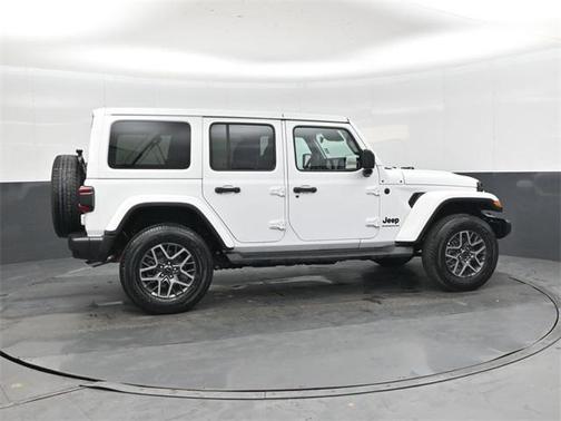 2026 Jeep Wrangler 4-Door Sahara 4x4