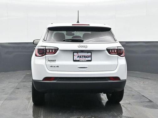 Bright White Clearcoat 2025 Jeep Compass Sport