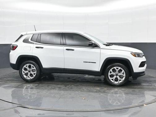 Bright White Clearcoat 2025 Jeep Compass Sport