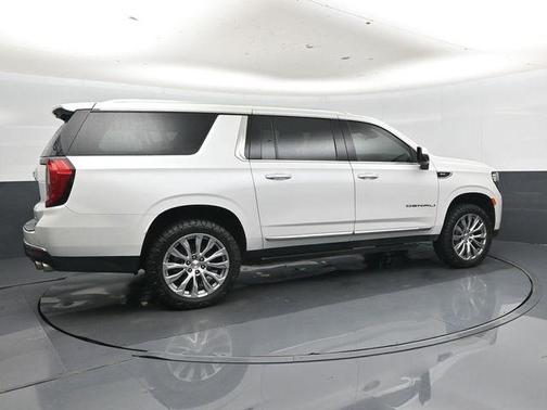 White Frost Tricoat 2023 GMC Yukon XL Denali