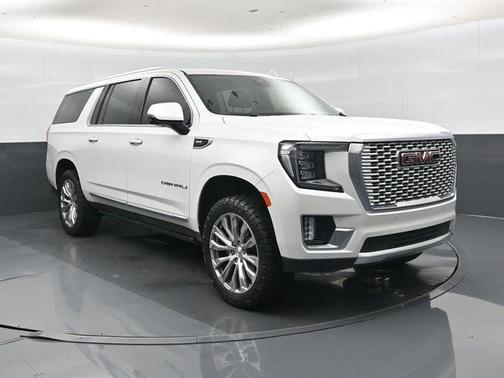 White Frost Tricoat 2023 GMC Yukon XL Denali