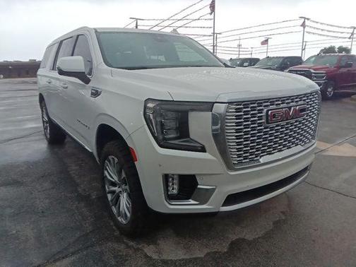 White Frost Tricoat 2023 GMC Yukon XL Denali