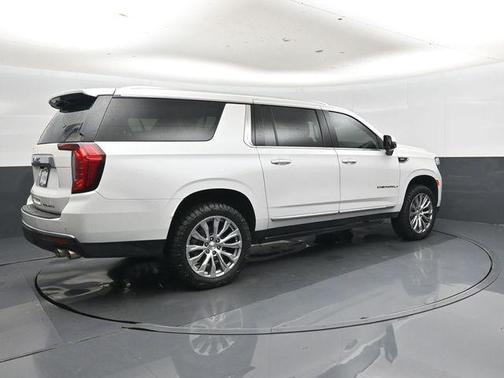 White Frost Tricoat 2023 GMC Yukon XL Denali
