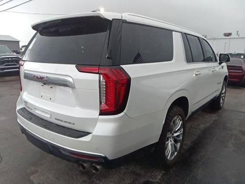 White Frost Tricoat 2023 GMC Yukon XL Denali
