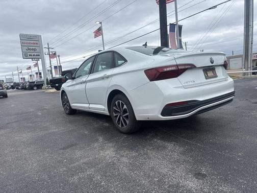Pure White 2022 Volkswagen Jetta 1.5T S
