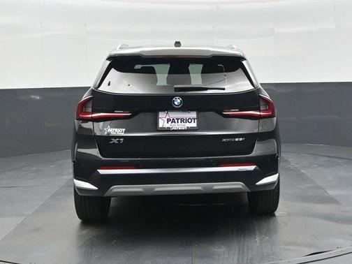 Black Sapphire Metallic 2024 BMW X1 xDrive28i