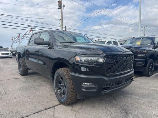 Diamond Black Crystal Pearlcoat 2026 RAM 1500 Warlock Crew Cab 4x4 5'7' Box
