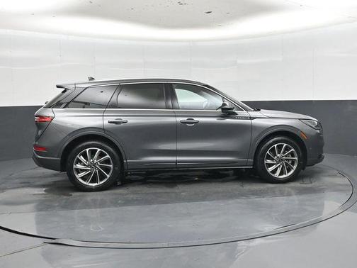 Asher Gray Metallic Clearcoat 2022 Lincoln Corsair Grand Touring
