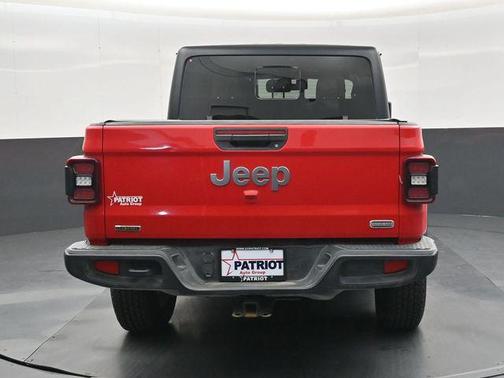 Firecracker Red Clearcoat 2022 Jeep Gladiator Overland