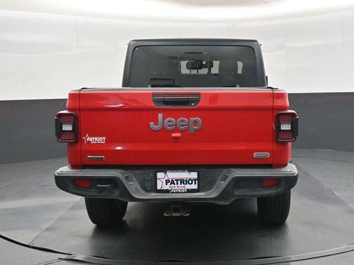 Firecracker Red Clearcoat 2022 Jeep Gladiator Overland