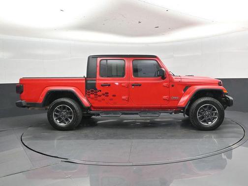 Firecracker Red Clearcoat 2022 Jeep Gladiator Overland
