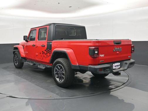 Firecracker Red Clearcoat 2022 Jeep Gladiator Overland