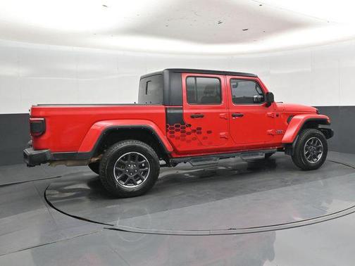 Firecracker Red Clearcoat 2022 Jeep Gladiator Overland
