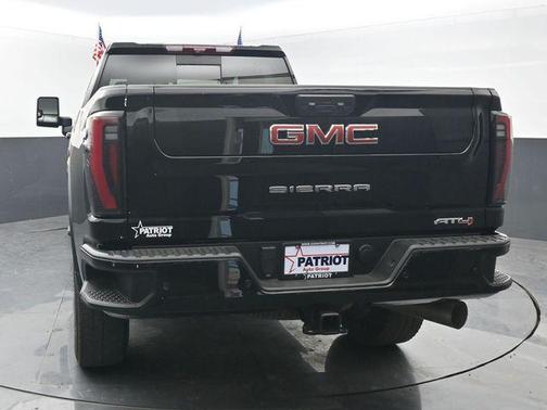 Onyx Black 2024 GMC Sierra 2500 AT4