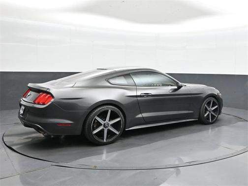 2017 Ford Mustang V6