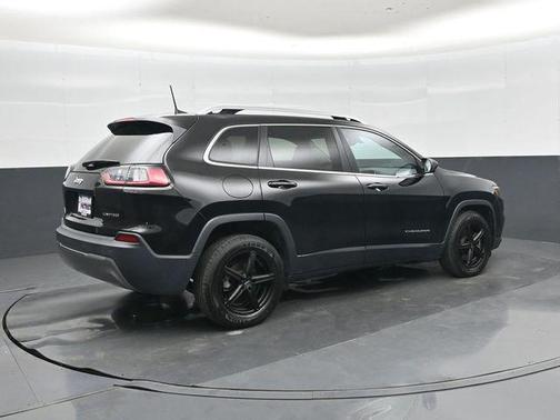 Diamond Black Crystal Pearlcoat 2020 Jeep Cherokee Limited