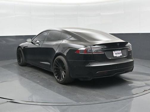 2021 Tesla Model S Plaid