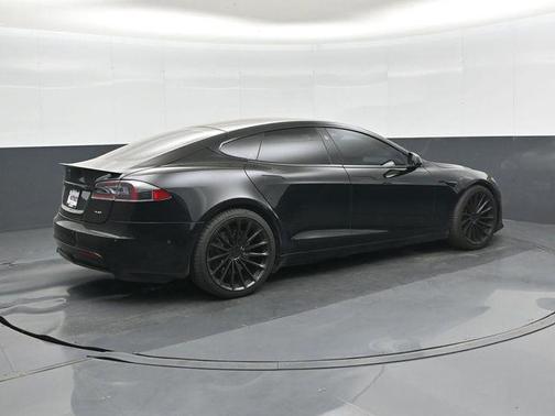 2021 Tesla Model S Plaid