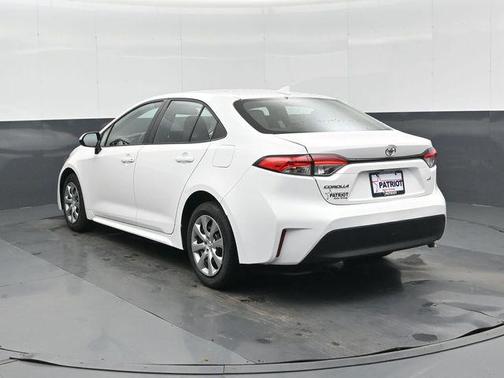 Ice Cap 2025 Toyota Corolla LE