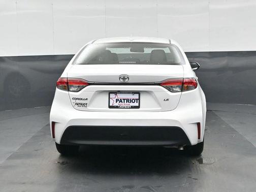 Ice Cap 2025 Toyota Corolla LE