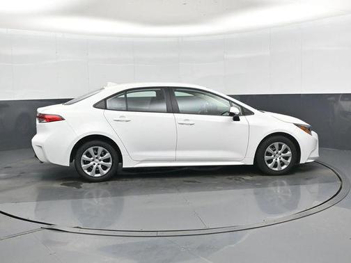 Ice Cap 2025 Toyota Corolla LE