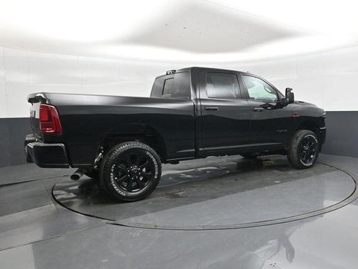 Diamond Black Crystal Pearlcoat 2026 RAM 2500 Big Horn