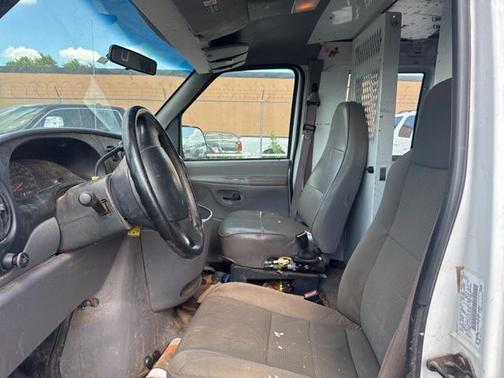 1998 Ford E150 Base
