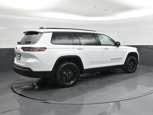 Bright White Clearcoat 2026 Jeep Grand Cherokee L Altitude