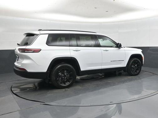 Bright White Clearcoat 2026 Jeep Grand Cherokee L Altitude
