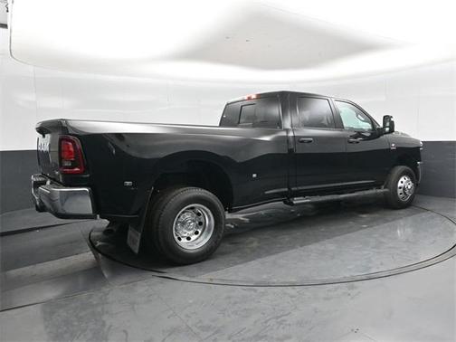 2026 RAM 3500 Tradesman Crew Cab 4x4 8' Box