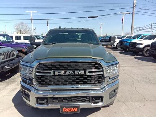 2022 RAM 3500 Big Horn Mega Cab 4x4 6'4' Box