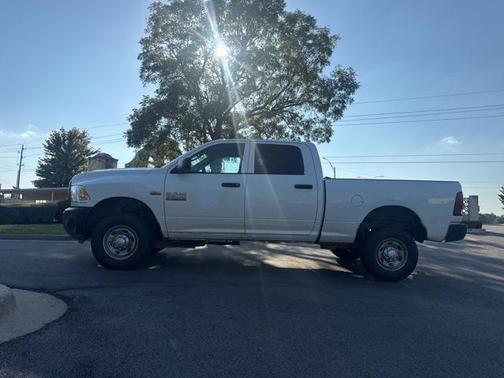 2018 RAM 2500 Tradesman Crew Cab 4x4 6'4' Box