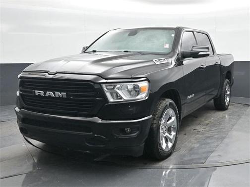 Diamond Black Crystal Pearlcoat 2019 RAM 1500 Big Horn