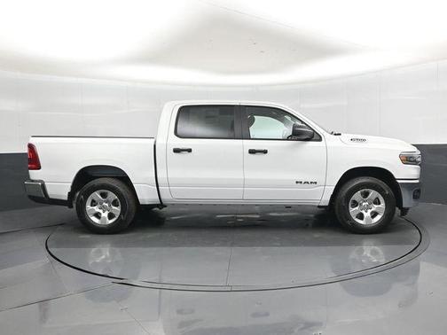 Bright White Clearcoat 2026 RAM 1500 Big Horn/Lone Star