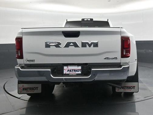 Bright White Clearcoat 2026 RAM 3500 Tradesman Crew Cab 4x4 8' Box