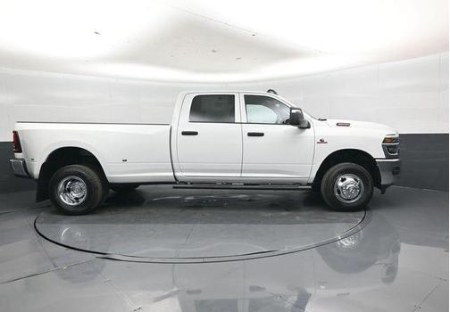 Bright White Clearcoat 2026 RAM 3500 Tradesman Crew Cab 4x4 8' Box