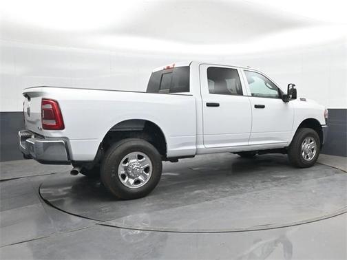 2023 RAM 2500 Tradesman Crew Cab 4x4 6'4' Box