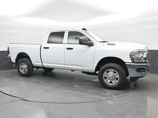 2023 RAM 2500 Tradesman Crew Cab 4x4 6'4' Box