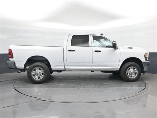 2023 RAM 2500 Tradesman Crew Cab 4x4 6'4' Box