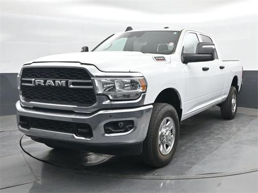 2023 RAM 2500 Tradesman Crew Cab 4x4 6'4' Box